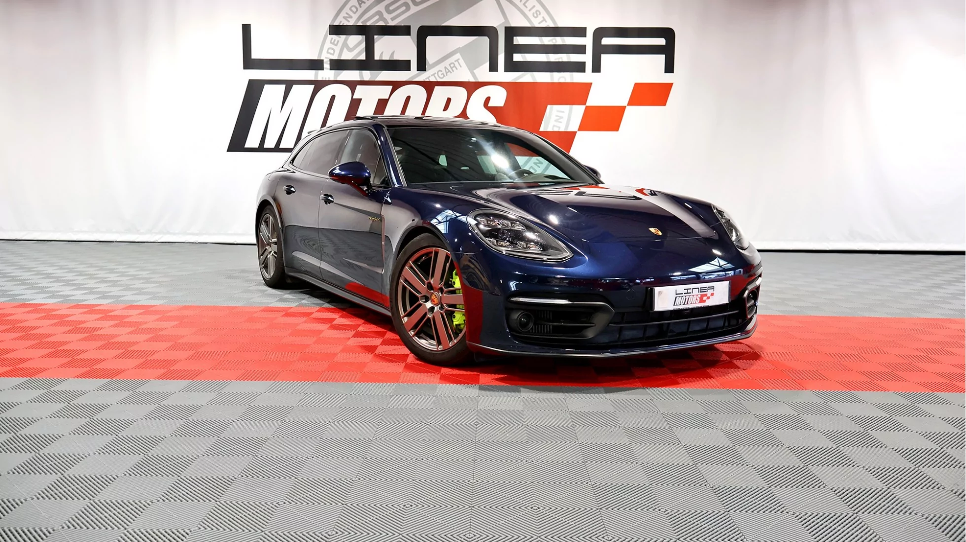 Porsche Panamera Sport Turismo 4-E Hybrid