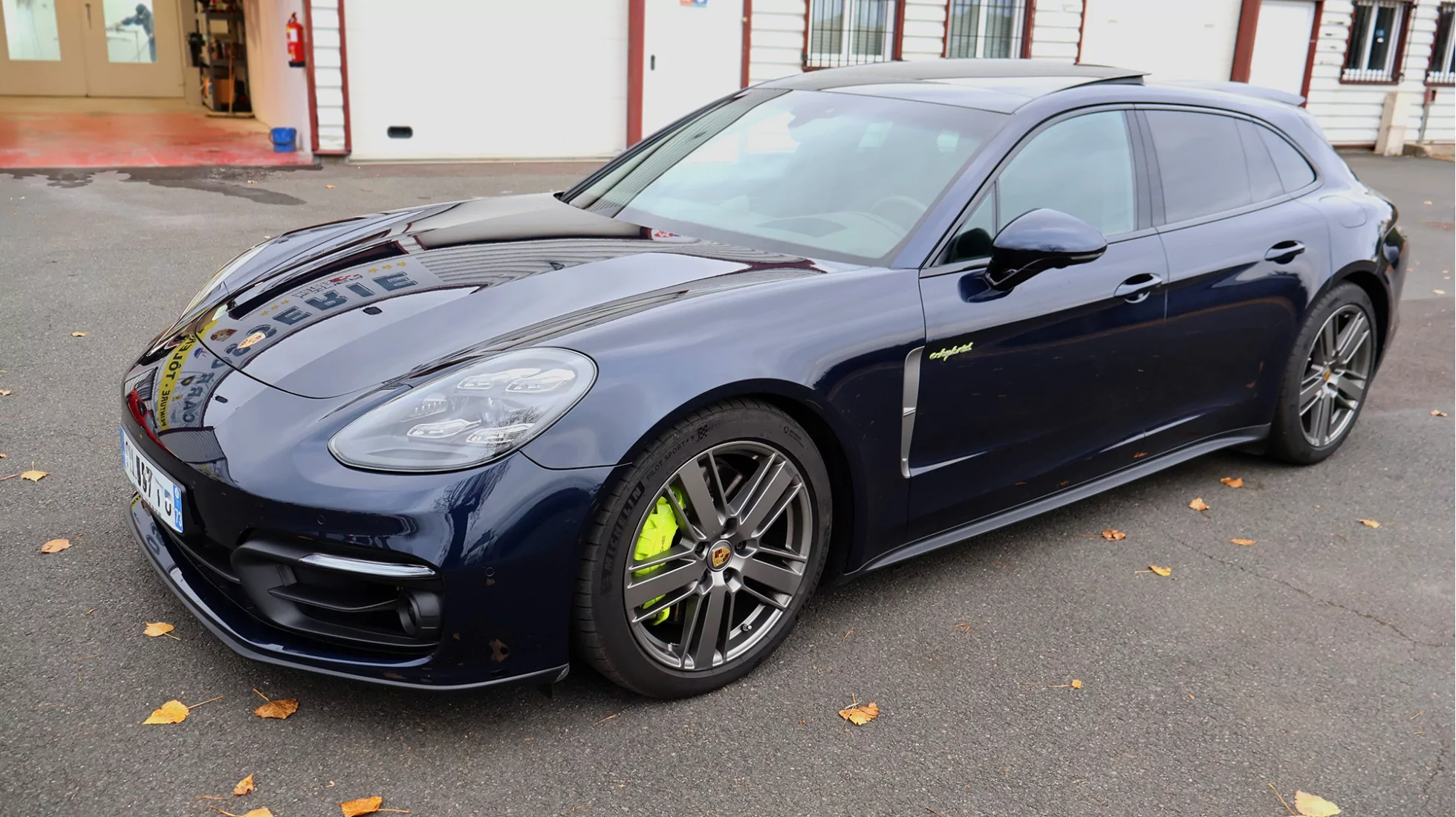 Porsche Panamera Sport Turismo 4-E Hybrid