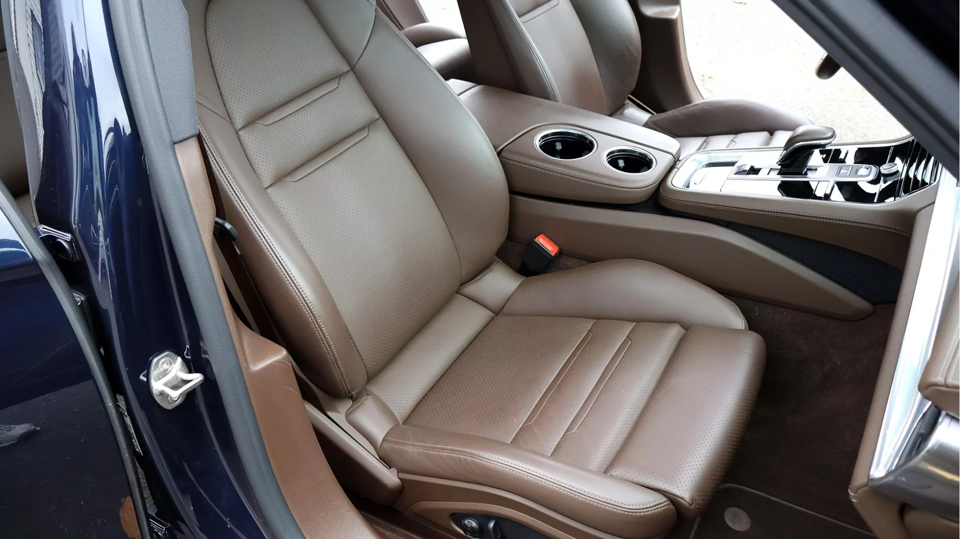 Porsche Panamera Sport Turismo 4-E Hybrid