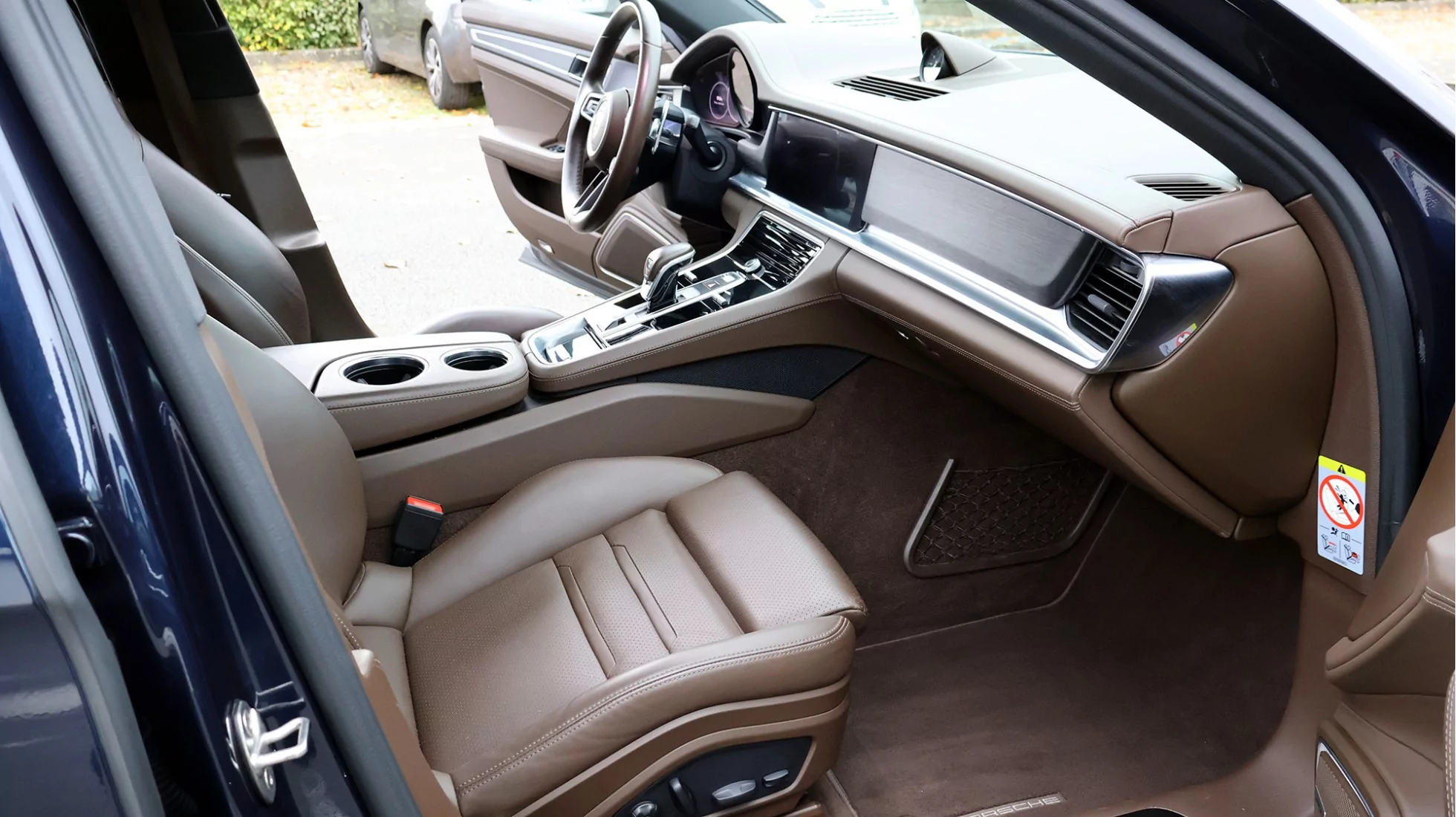 Porsche Panamera Sport Turismo 4-E Hybrid