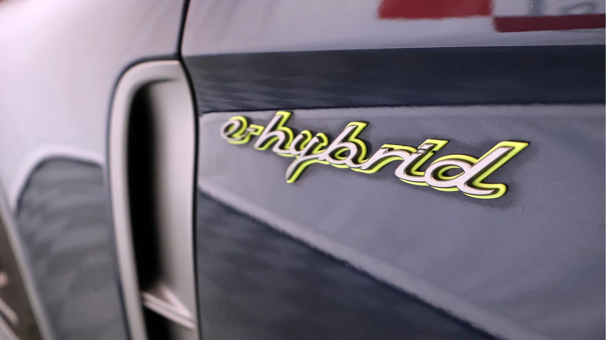 Porsche Panamera Sport Turismo 4-E Hybrid