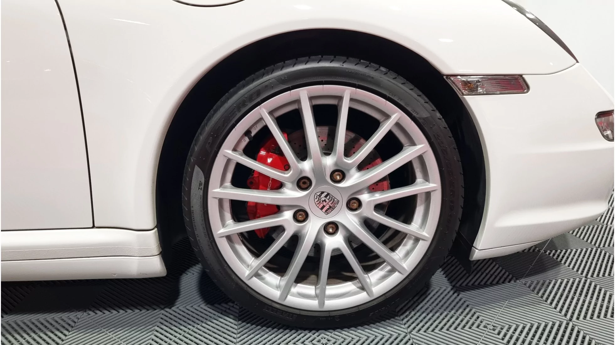 Porsche 997 Carrera 4S 355